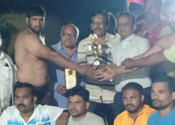 दे. माळी येथे कुस्त्यांची भव्य दंगल संपन्न