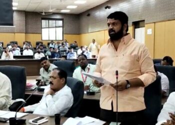 जनतेच्या हिताचे प्रश्न मांडत मनिष काळजेंनी गाजवली जिल्हा नियोजन समितीची बैठक