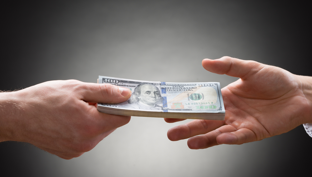 टक्केवारीनंतर आरोग्यातील अधिकाऱ्यांनी दिली सप्लायरला ऑर्डर