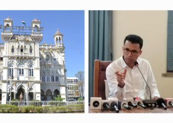 महापालिकेत कोणत्याही कामासाठी पैसे मागितले तर थेट माझ्याकडे तक्रार करा : आयुक्त डॉ. सचिन ओम्बासे महापालिकेत कोणत्याही कामासाठी पैसे मागितले तर थेट माझ्याकडे तक्रार करा : आयुक्त डॉ. सचिन ओम्बासे