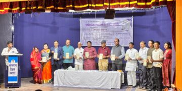 अर्थशास्त्र सर्वस्पर्शी, प्रत्येकाने अर्थसाक्षर असले पाहिजे अर्थशास्त्र सर्वस्पर्श, प्रत्येकाने अर्थसाक्षर असले पाहिजे Economics is universal everyone should be financially literate