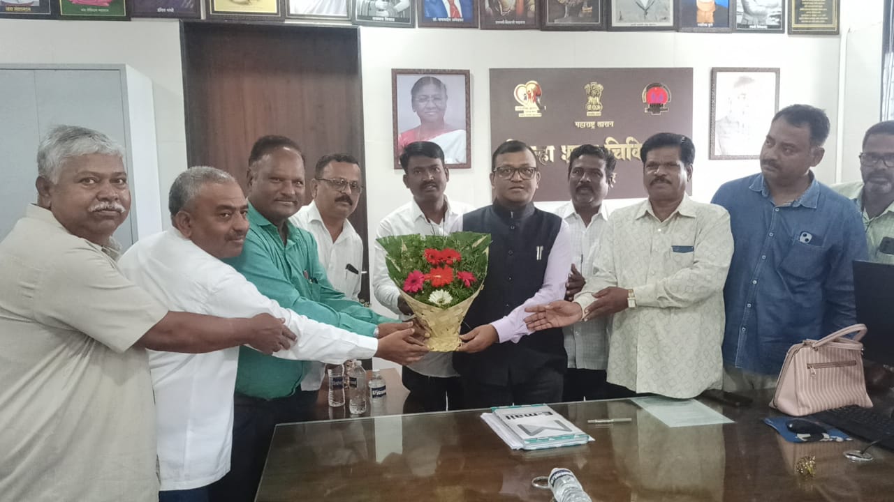 सोलापूरातील आरोग्य सेवांचे आणखी बळकटीकरण करण्यासाठी प्रयत्न करणार
Efforts will be made to further strengthen health services in Solapur
