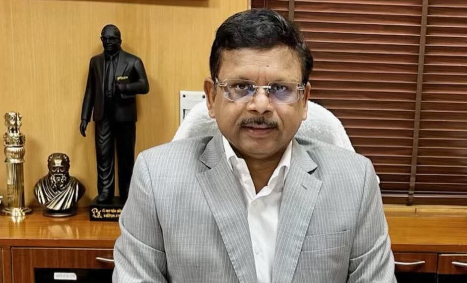 सामाजिक न्याय विभागामार्फत ‘पीपल्स एज्युकेशन सोसायटी’ (PES) ला 500 कोटींचा निधी मंजुर