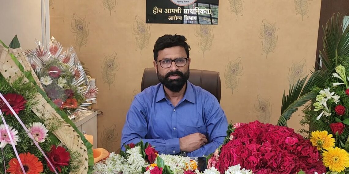 डॉ. संतोष नवलेंच्या विभागीय चौकशीसाठी संचालकांकडे दोषारोप पत्र सादर डॉ. संतोष नवलेंच्या विभागीय चौकशीसाठी संचालकांकडे दोषारोप पत्र सादर Chargesheet submitted to the Director for departmental inquiry of Dr Santosh Navale