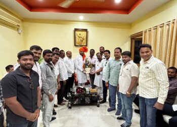 कॉन्ट्रॅक्टर असोसिएशनकडून महापौर विनायक कोंड्याल यांचा सत्कार Felicitation of Mayor Vinayak Kondyal by the Contractors Association